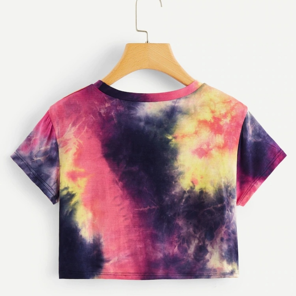 🤩 Tie dyed crop top 🤩